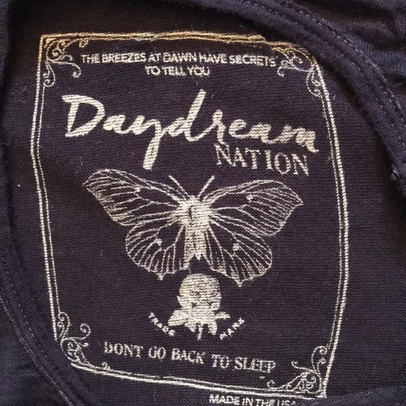 Daydream Nation LA navy blue short sleeve shirt NWT - Picture 9 of 10